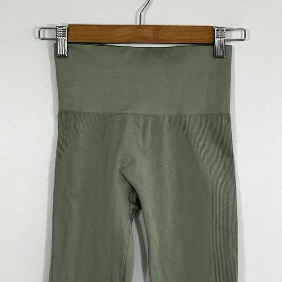 Set Active SculptFlex High Waisted Leggings Size XS Sage Cactus Green Yoga - Picture 3 of 8